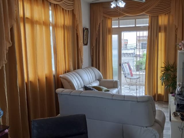 Sobrado com 156m² 5 quartos e 3 banheiros, à venda, no bairro Parque João Maria em Campos dos Goytacazes