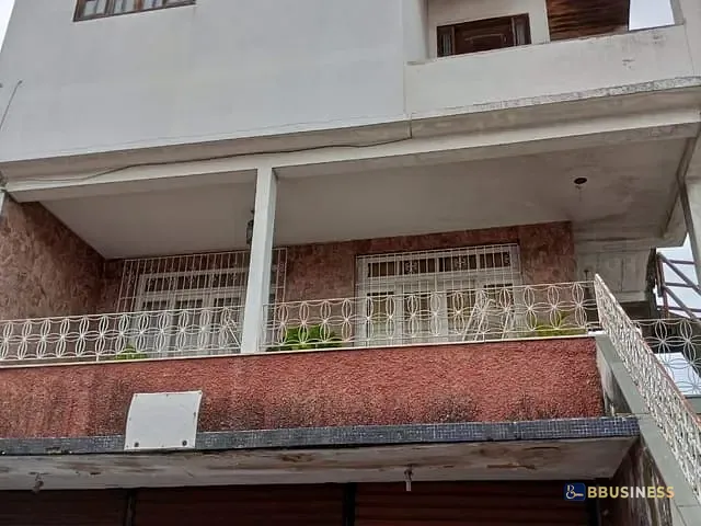 Sobrado com 156m² 5 quartos e 3 banheiros, à venda, no bairro Parque João Maria em Campos dos Goytacazes
