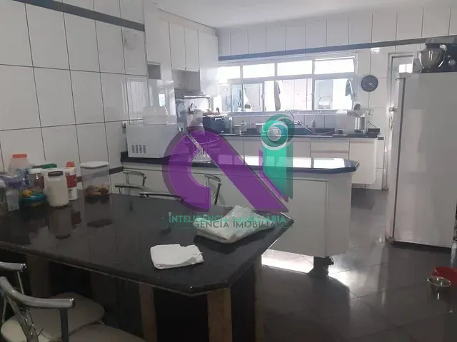 Sobrado com 225m² 5 quartos e 6 banheiros, à venda, no bairro Jardim das Flores em Osasco