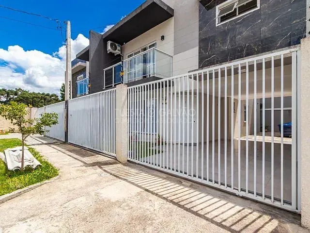 Sobrado com 151m² 3 quartos e 2 banheiros, à venda, no bairro Pedro Moro em São José Dos Pinhais