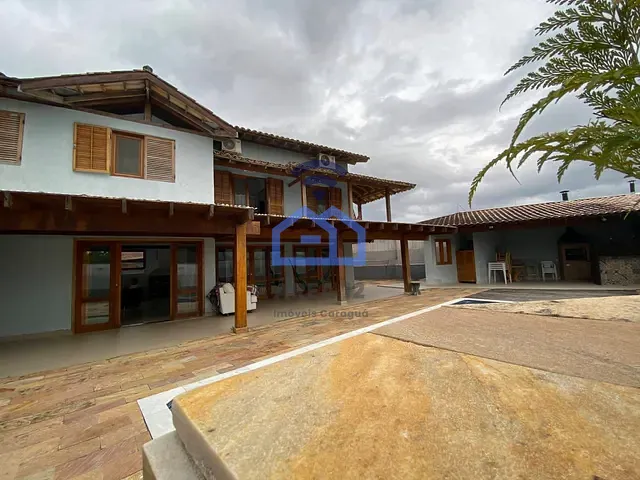 Sobrado com 420m² 3 quartos e 4 banheiros, à venda, no bairro Pontal de Santa Marina em Caraguatatuba