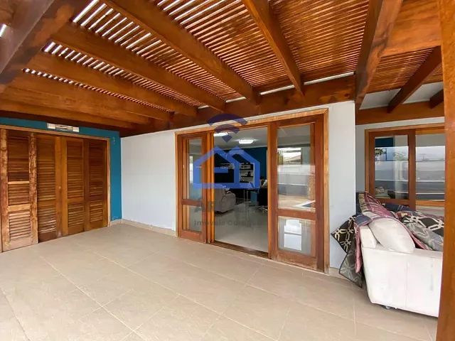 Sobrado com 420m² 3 quartos e 4 banheiros, à venda, no bairro Pontal de Santa Marina em Caraguatatuba