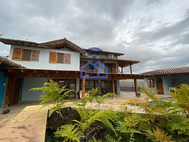 Sobrado com 420m² 3 quartos e 4 banheiros, à venda, no bairro Pontal de Santa Marina em Caraguatatuba