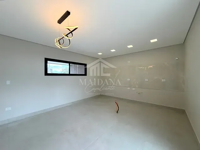 Sobrado com 129m² 3 quartos e 2 banheiros, à venda, no bairro Costeira em São José dos Pinhais