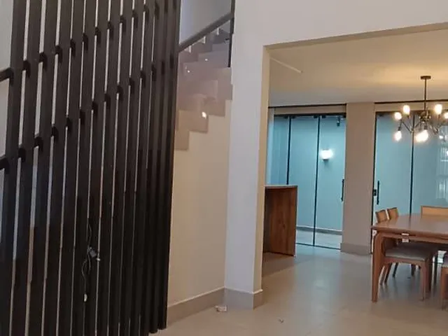 Sobrado com 126m² 3 quartos e 2 banheiros, à venda, no bairro Residencial Morada das Flores em Cambé