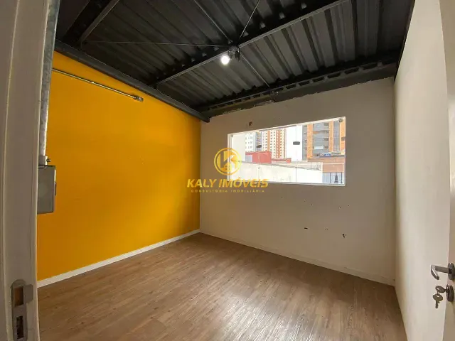 Sobrado com 350m², à venda ou para alugar, no bairro Barcelona em São Caetano do Sul