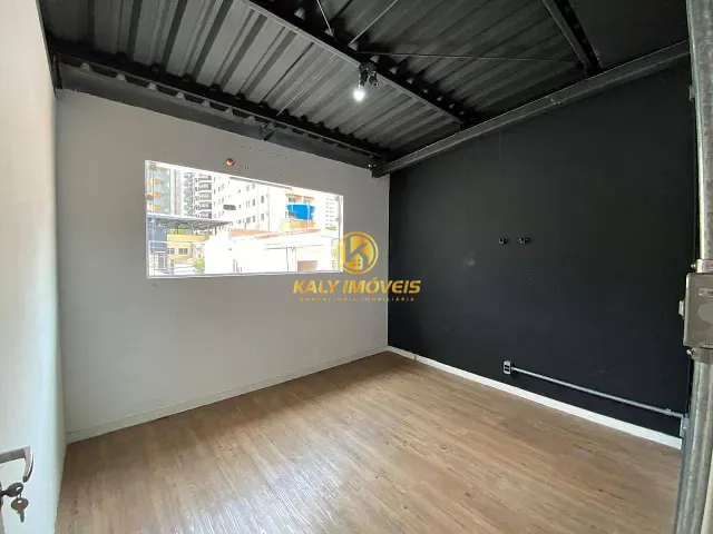 Sobrado com 350m², à venda ou para alugar, no bairro Barcelona em São Caetano do Sul