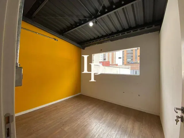 Sobrado com 350m², à venda ou para alugar, no bairro Barcelona em São Caetano do Sul