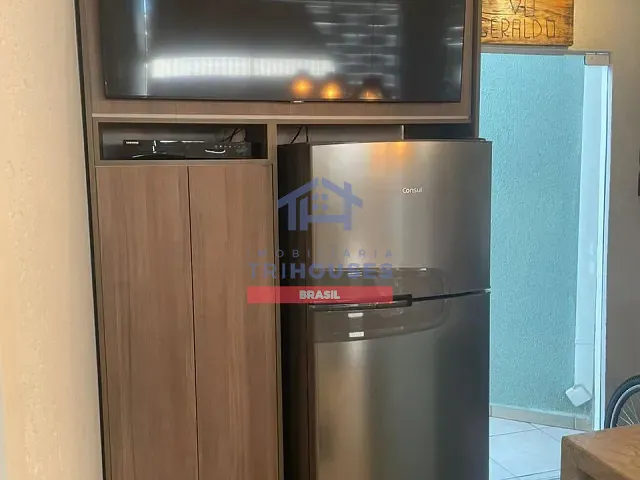 Sobrado com 200m² 33 quartos e 3 banheiros, à venda, no bairro Pedro Moro em São José dos Pinhais