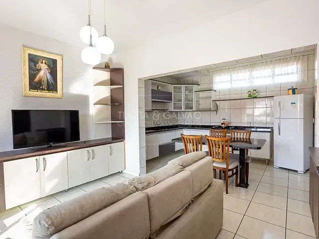 Sobrado com 280m² 3 quartos e 1 banheiro, à venda, no bairro Sítio Cercado em Curitiba