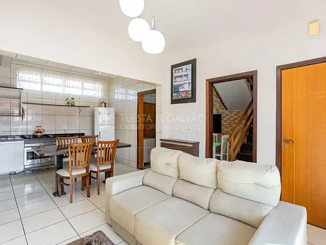 Sobrado com 280m² 3 quartos e 1 banheiro, à venda, no bairro Sítio Cercado em Curitiba
