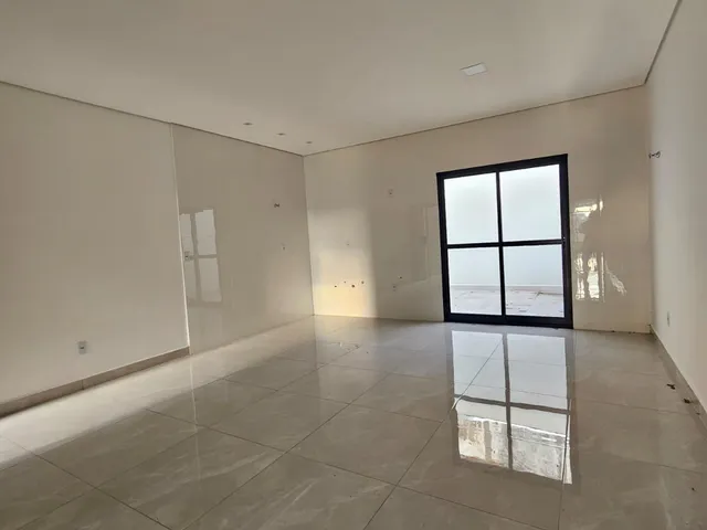 Sobrado 3 quartos e 2 banheiros, à venda, no bairro Parque João Ramalho em Santo André