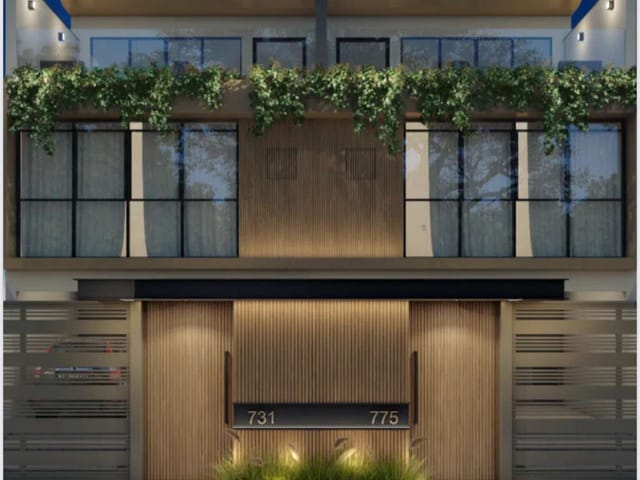 Sobrado com 247m² 3 quartos e 4 banheiros, à venda, no bairro Centro em Balneário Camboriú