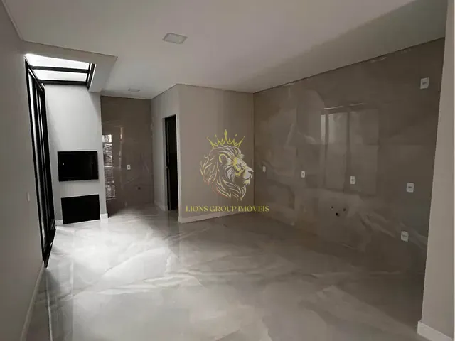Sobrado 3 quartos e 3 banheiros, à venda, no bairro Rio Pequeno em Camboriú