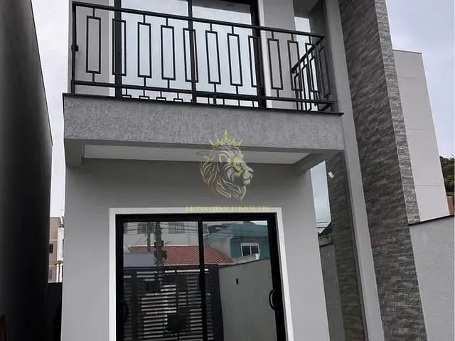 Sobrado 3 quartos e 3 banheiros, à venda, no bairro Rio Pequeno em Camboriú