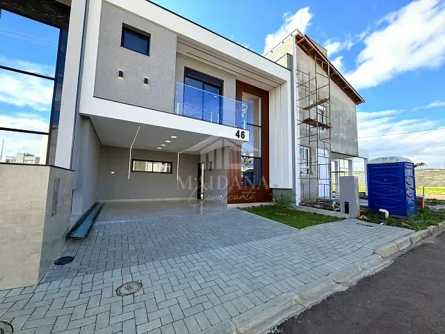 Sobrado com 129m² 3 quartos e 2 banheiros, à venda, no bairro Costeira em São José dos Pinhais