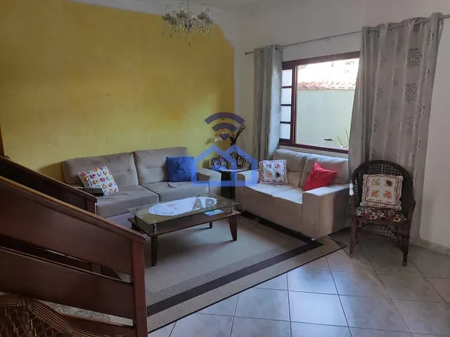 Sobrado com 311m² 3 quartos e 1 banheiro, à venda, no bairro Martim de Sá em Caraguatatuba