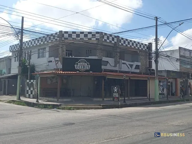 Sobrado com 350m² 4 quartos e 3 banheiros, à venda, no bairro Parque Rosário em Campos dos Goytacazes