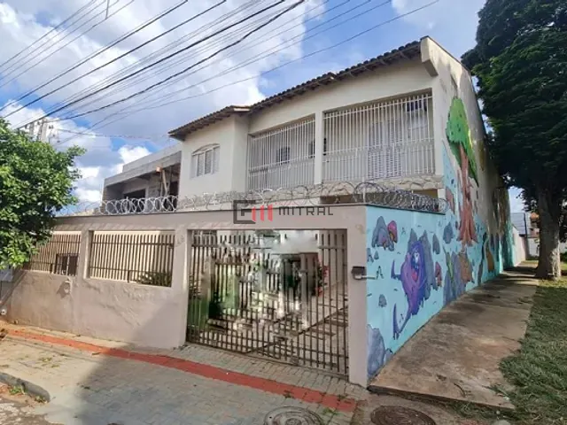 Sobrado com 405m², à venda, no bairro Santa Rosa em Londrina