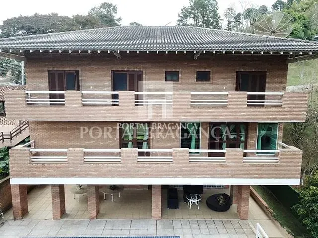 Sobrado com 1040m² 5 quartos e 6 banheiros, à venda, no bairro Tanque em Atibaia