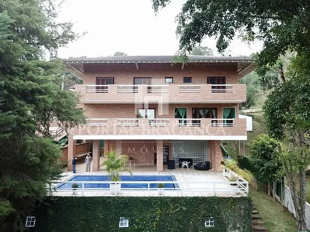 Sobrado com 1040m² 5 quartos e 6 banheiros, à venda, no bairro Tanque em Atibaia