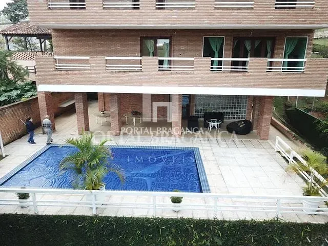 Sobrado com 1040m² 5 quartos e 6 banheiros, à venda, no bairro Tanque em Atibaia