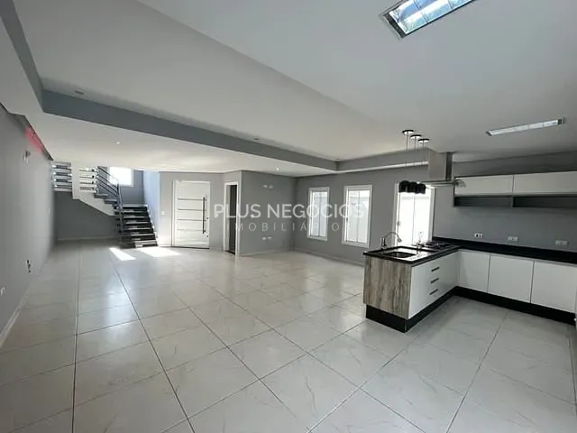 Sobrado com 212m² 3 quartos e 4 banheiros, à venda, no bairro Wanel Ville em Sorocaba