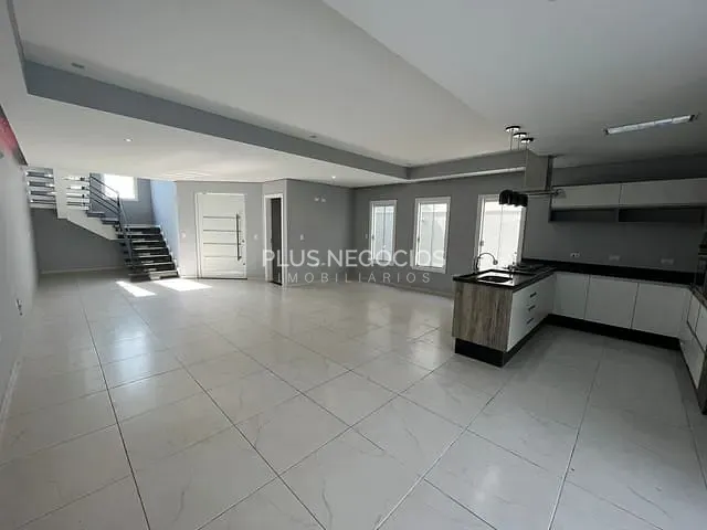 Sobrado com 212m² 3 quartos e 4 banheiros, à venda, no bairro Wanel Ville em Sorocaba
