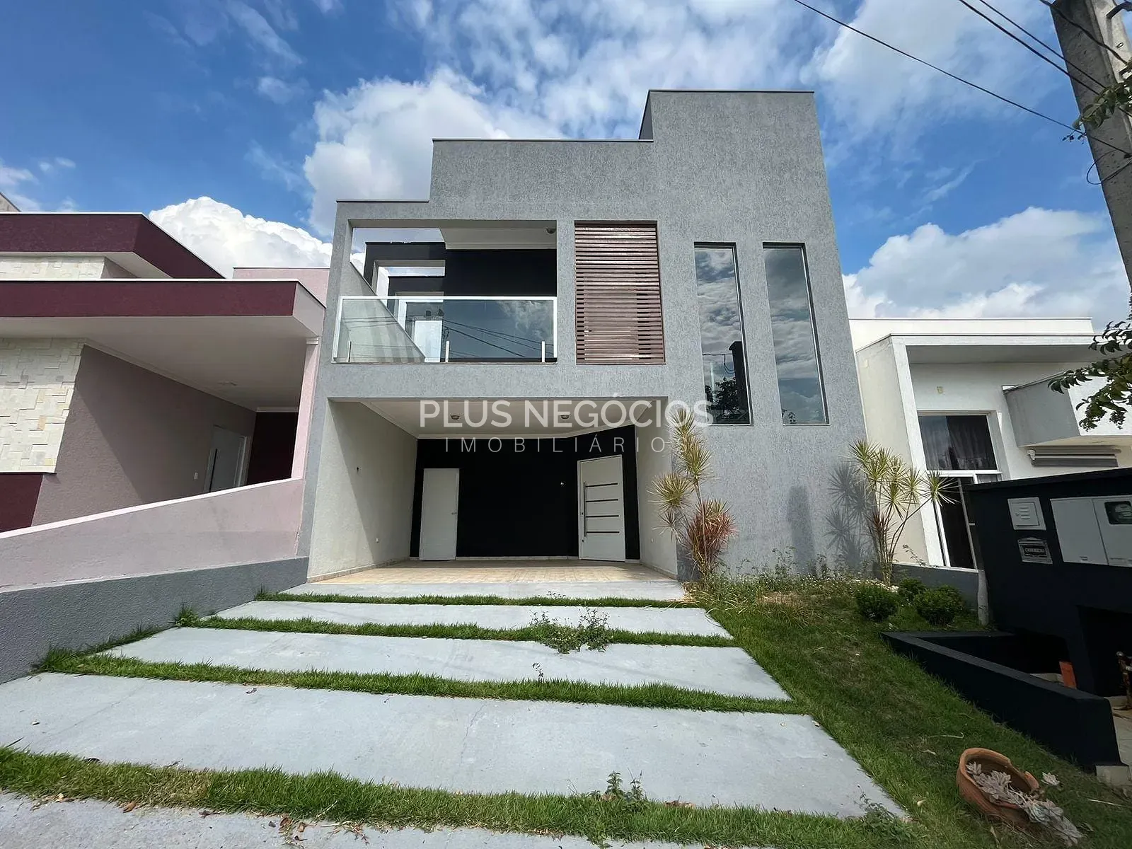 Casa, 3 quartos, 212 m² - Foto 1