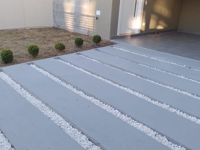 Sobrado com 149m² 3 quartos e 2 banheiros, à venda, no bairro Cidade Jardim em São José dos Pinhais