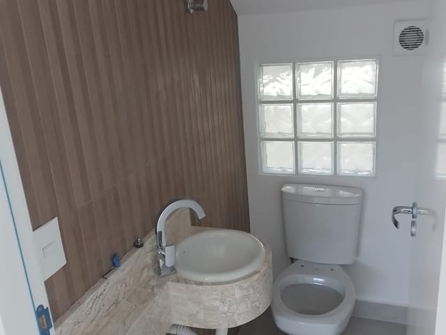 Sobrado com 149m² 3 quartos e 2 banheiros, à venda, no bairro Cidade Jardim em São José dos Pinhais
