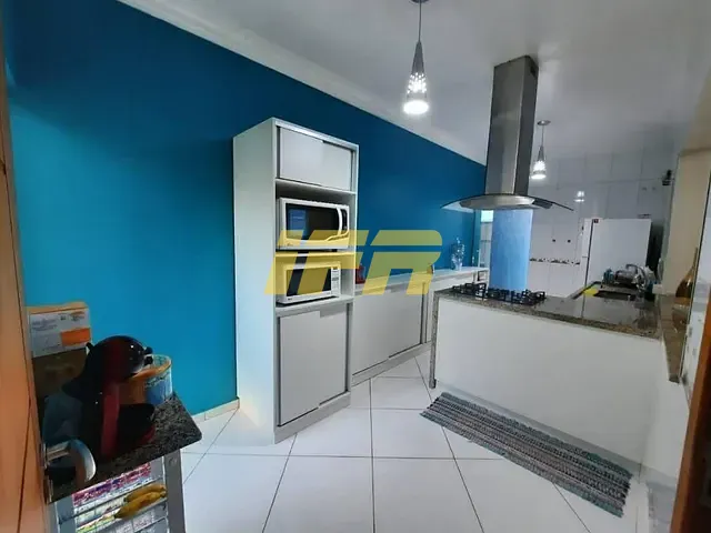 Sobrado com 250m² 3 quartos e 5 banheiros, à venda, no bairro Campos do Conde Louvre em Tremembé