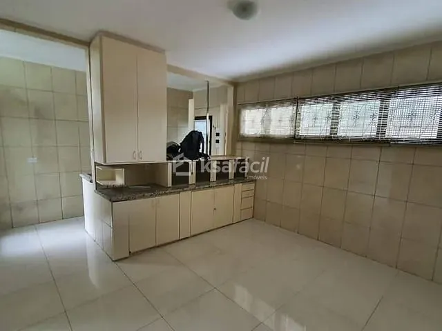 Sobrado com 360m² 4 quartos e 4 banheiros, à venda, no bairro Jardim Jóquei Club em Campo Grande