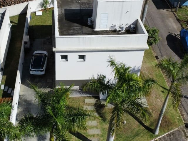 Sobrado com 471m² 4 quartos e 4 banheiros, à venda, no bairro Cachoeira do Bom Jesus em Florianópolis