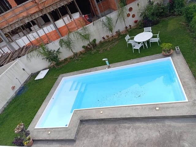 Sobrado com 471m² 4 quartos e 4 banheiros, à venda, no bairro Cachoeira do Bom Jesus em Florianópolis