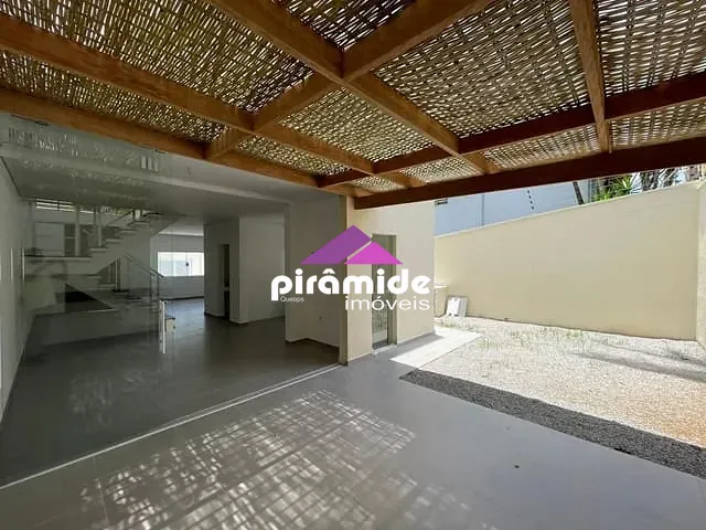 Sobrado com 200m² 4 quartos e 5 banheiros, à venda, no bairro Juquehy em São Sebastião