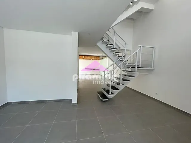 Sobrado com 200m² 4 quartos e 5 banheiros, à venda, no bairro Juquehy em São Sebastião