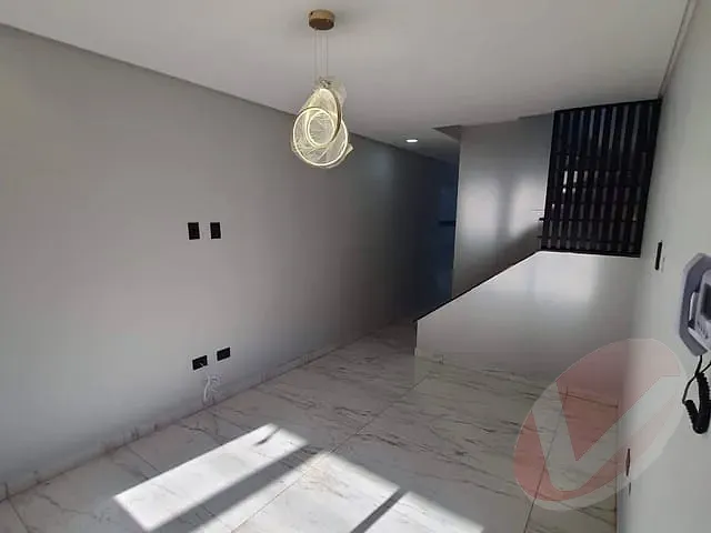 Sobrado 2 quartos e 1 banheiro, à venda, no bairro Caiçara em Praia Grande