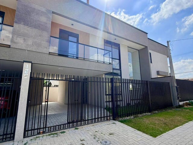 Sobrado com 150m² 3 quartos e 3 banheiros, à venda, no bairro Cidade Jardim em São José dos Pinhais