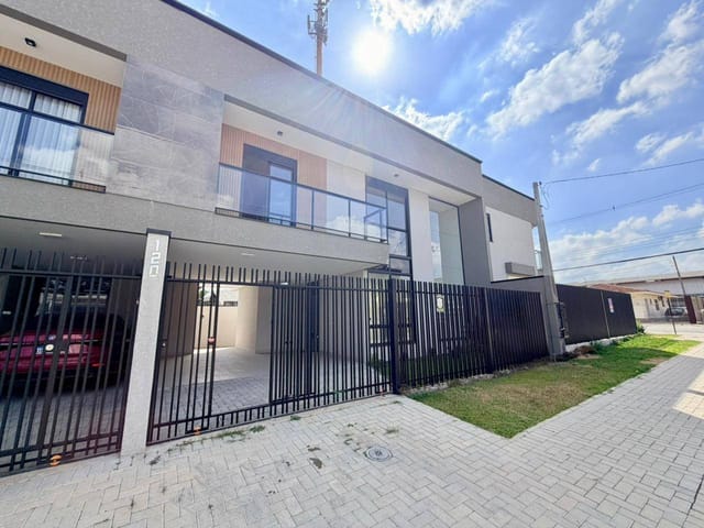 Sobrado com 150m² 3 quartos e 3 banheiros, à venda, no bairro Cidade Jardim em São José dos Pinhais