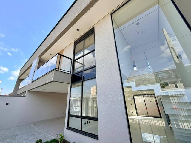 Sobrado com 150m² 3 quartos e 3 banheiros, à venda, no bairro Cidade Jardim em São José dos Pinhais