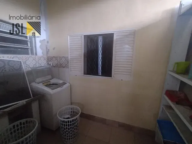 Sobrado com 300m², à venda ou para alugar, no bairro Centro em Caçapava