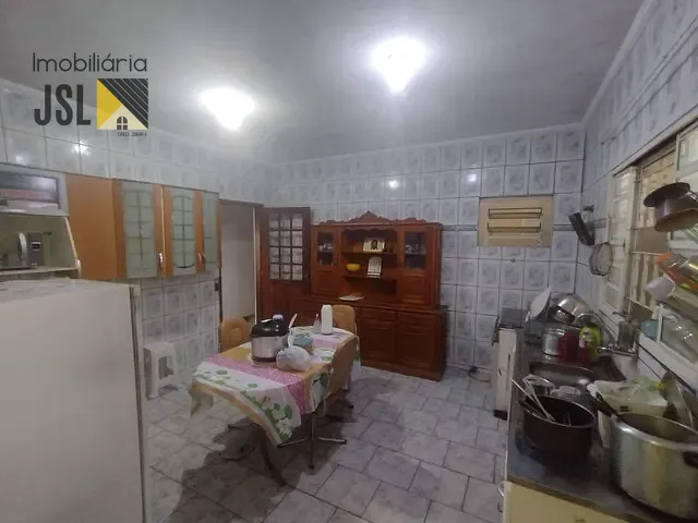 Sobrado com 300m², à venda ou para alugar, no bairro Centro em Caçapava