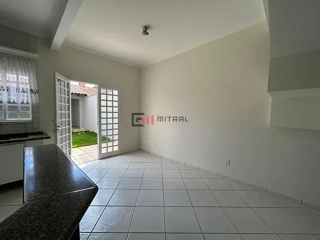 Sobrado com 125m² 3 quartos e 3 banheiros, à venda, no bairro Jardim Tarumã em Londrina