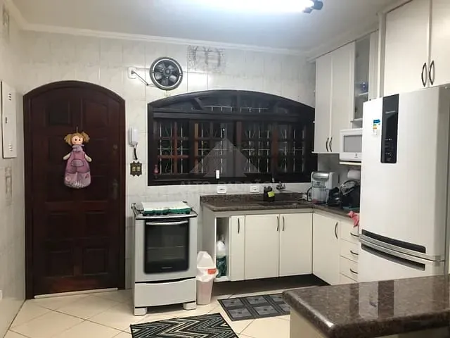 Sobrado com 218m² 4 quartos e 4 banheiros, à venda, no bairro Jardim Estrela em Mauá