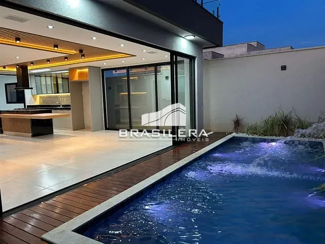 Casa com 313m² 4 quartos e 5 banheiros, à venda, no bairro Jardins Porto em Senador Canedo