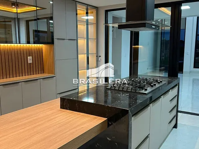 Casa com 313m² 4 quartos e 5 banheiros, à venda, no bairro Jardins Porto em Senador Canedo