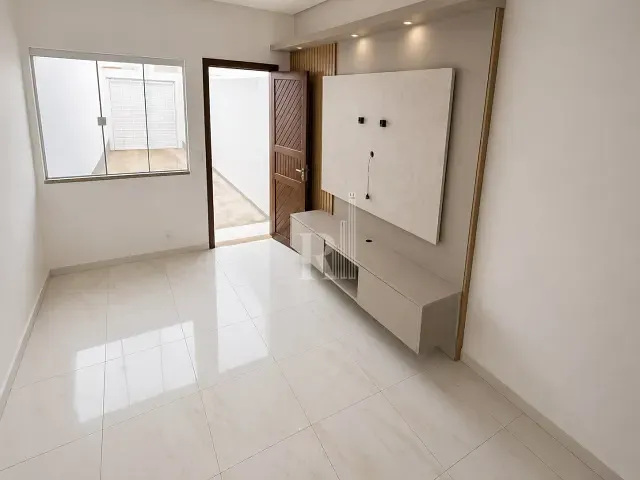 Sobrado 2 quartos e 1 banheiro, à venda, no bairro XV de Novembro em Tijucas