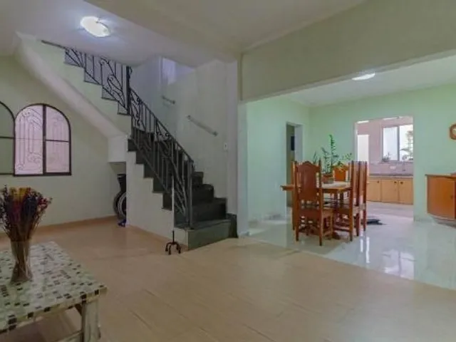 Sobrado 4 quartos e 3 banheiros, à venda, no bairro Vila Gilda em Santo André