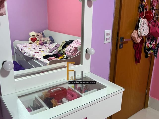 Sobrado 3 quartos e 3 banheiros, à venda, no bairro Residencial Flórida em Goiânia